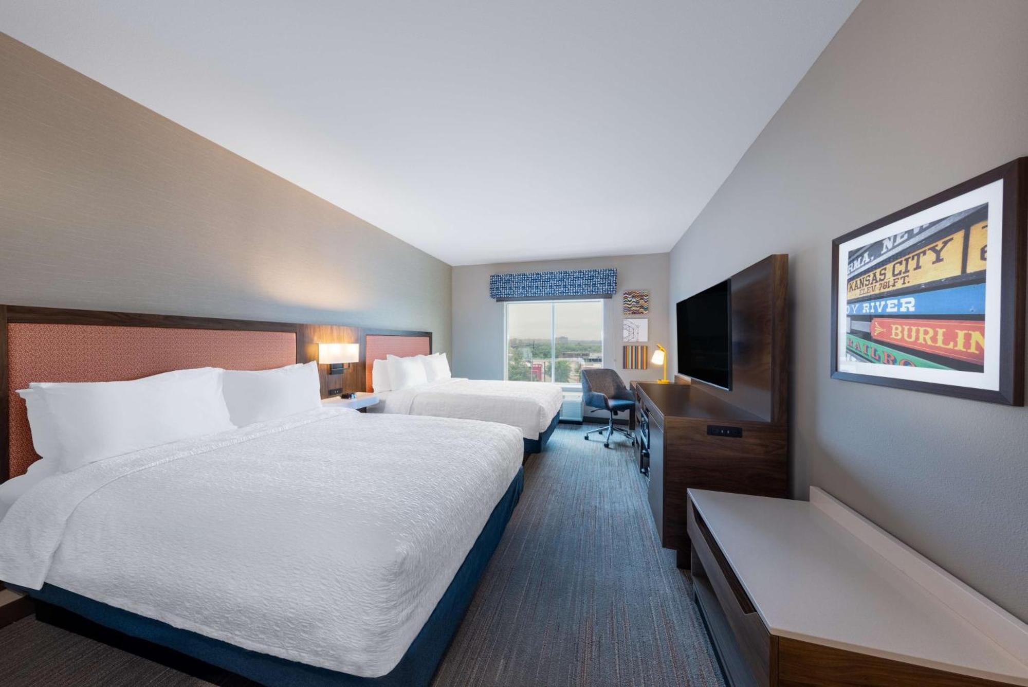 Hampton Kansas Southeast, Mo Hotel